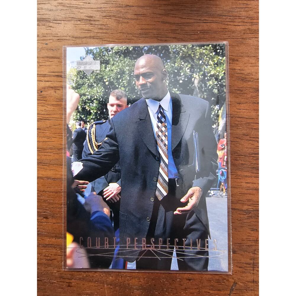 Michael Jordan 1997-1998 Upper Deck Court Perspectives #165 - Chicago Bulls -NBA